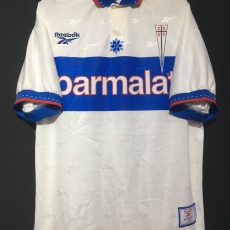 【1998/99】 / Club Deportivo Universidad Católica / Home / No.9