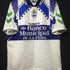 【1996】 / Club de Gimnasia y Esgrima La Plata / Home