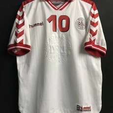 【1998/99】 / Denmark / Away / No.10 M.LAUDRUP